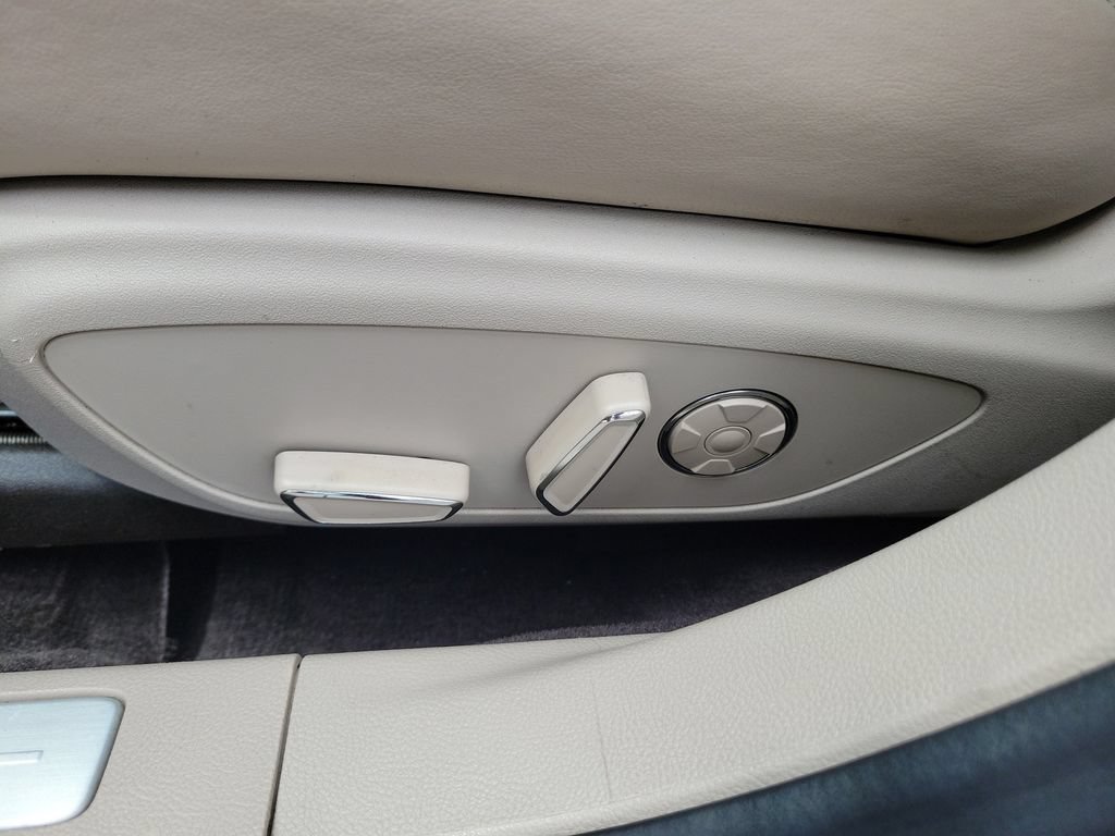 Used 2017 Lincoln MKZ Reserve w/ Luxury Package FWD image 22