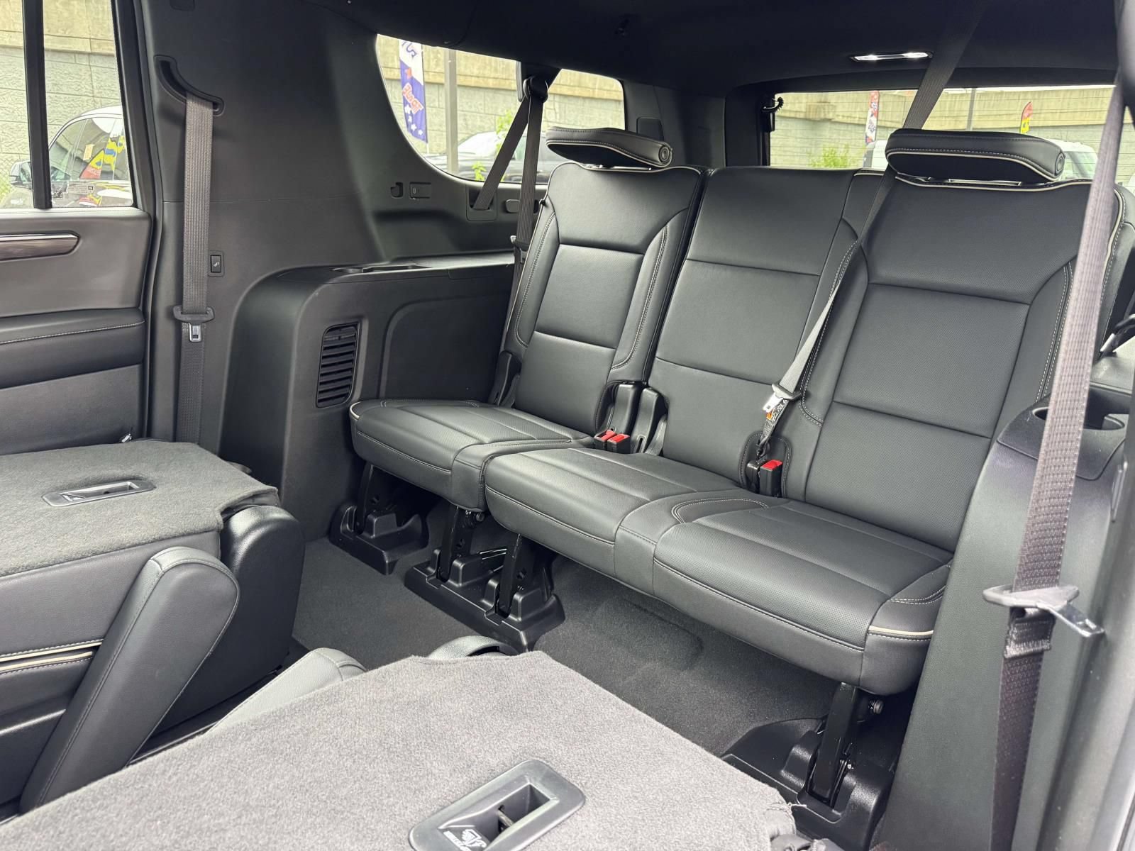 Used 2025 Chevrolet Suburban Premier AWD/4WD image 21