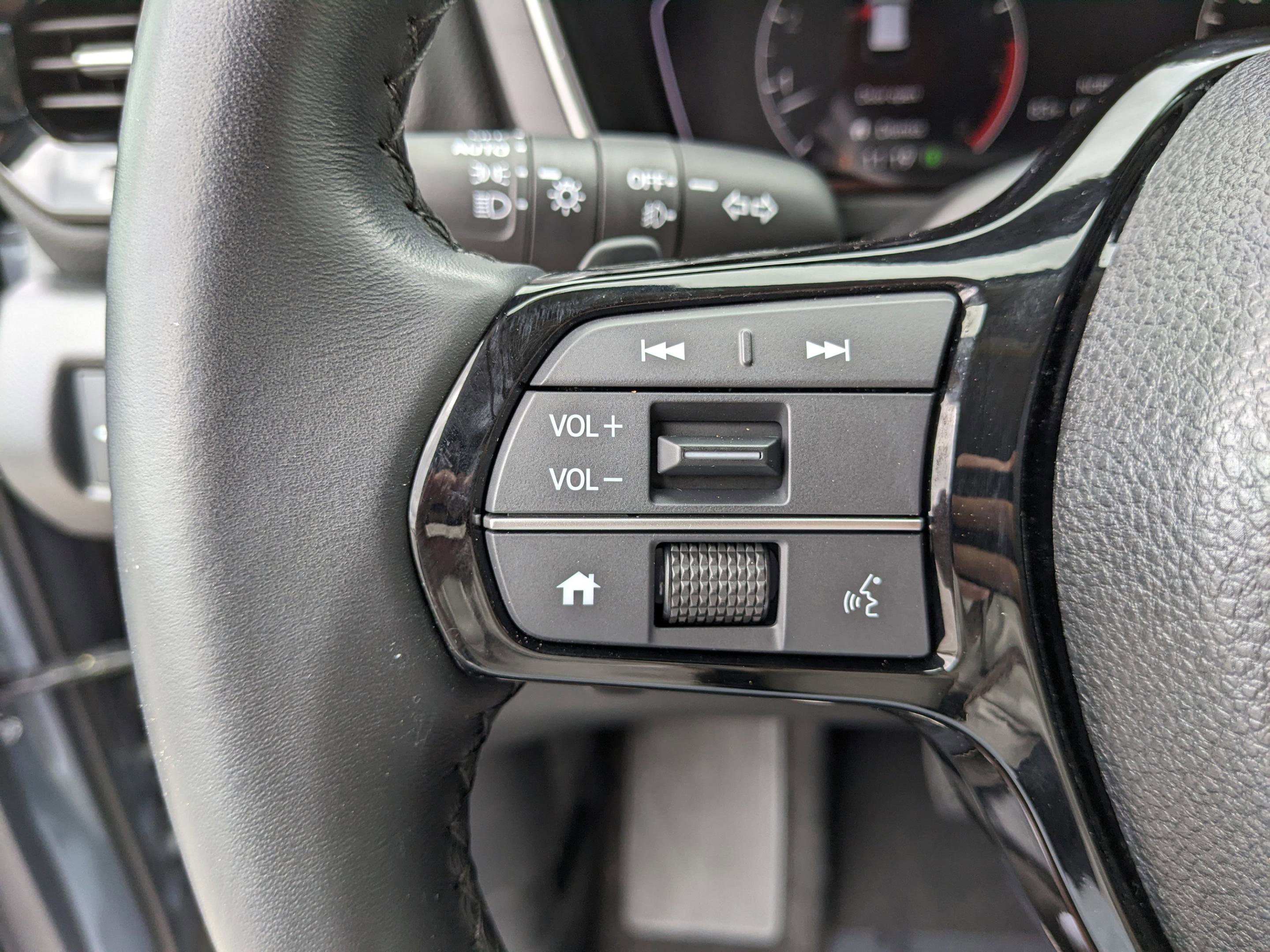 Used 2025 Honda Pilot Touring image 37