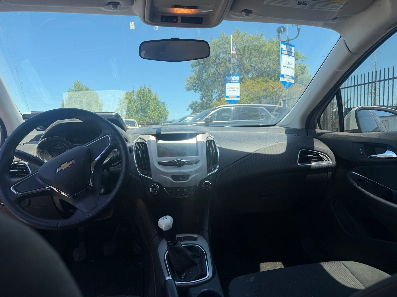 Used 2017 Chevrolet Cruze LS FWD image 11