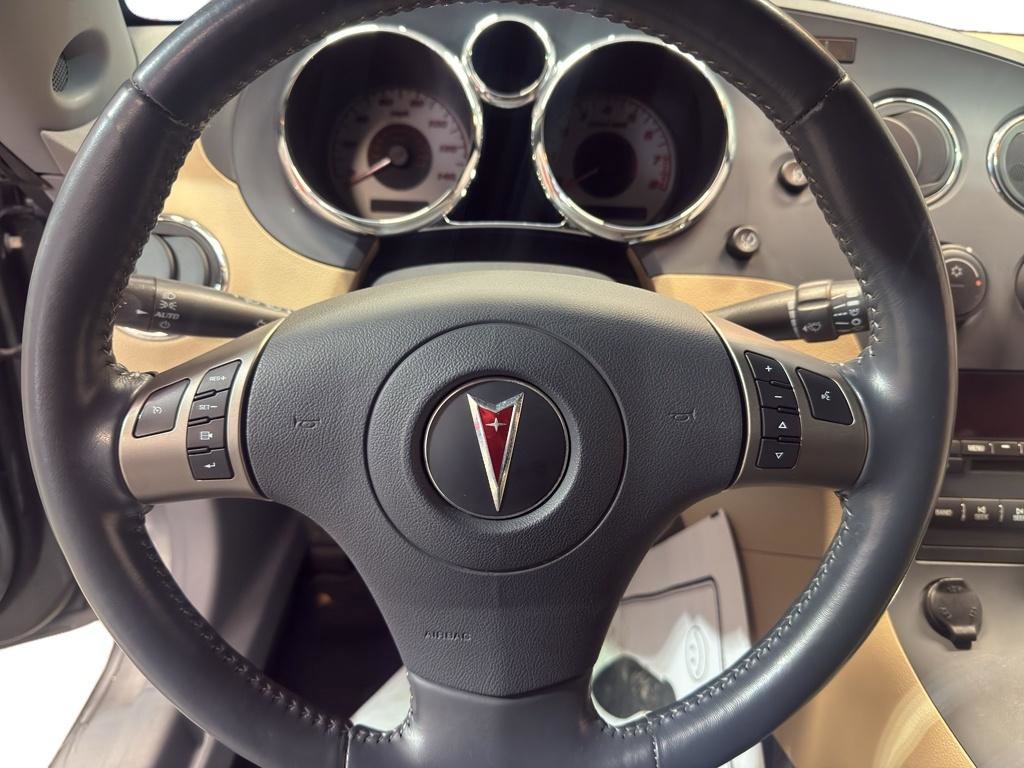Used 2006 Pontiac Solstice Convertible w/ Premium Package RWD image 15