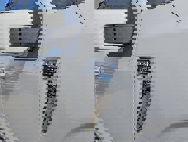 Used 2022 Ford F150 Lariat w/ Equipment Group 501A Mid image 12