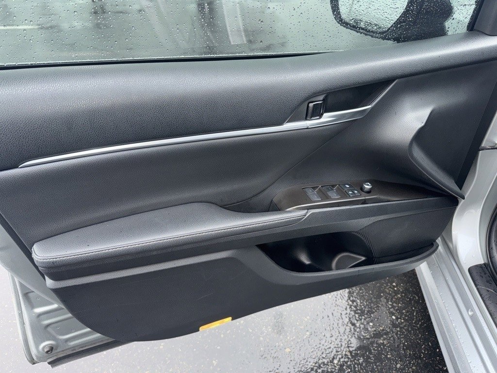 Used 2021 Toyota Camry XSE w/ Carpet Mat Package (TMS) image 13