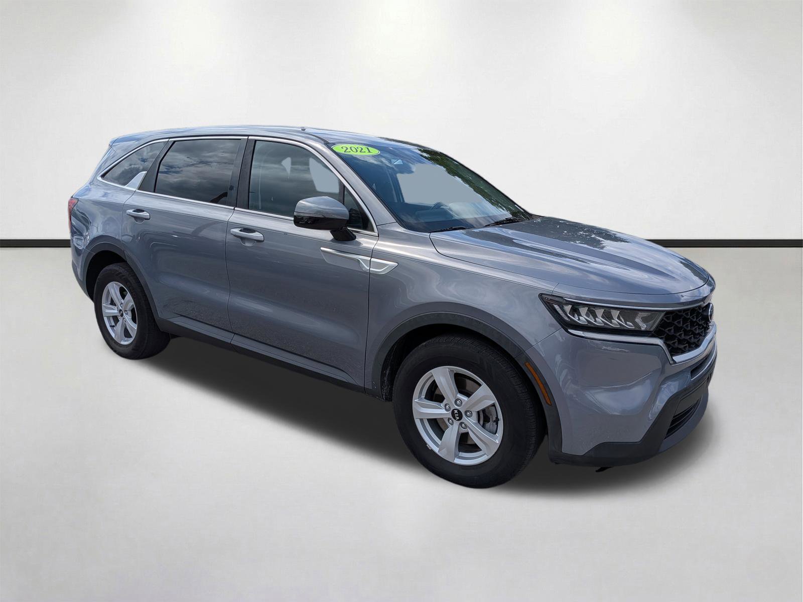 Used 2021 Kia Sorento LX FWD image 2