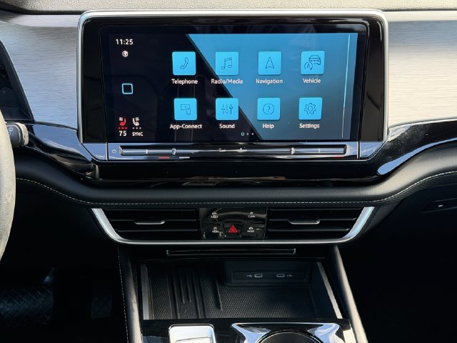 Used 2026 Volkswagen Atlas Cross Sport SE FWD image 16