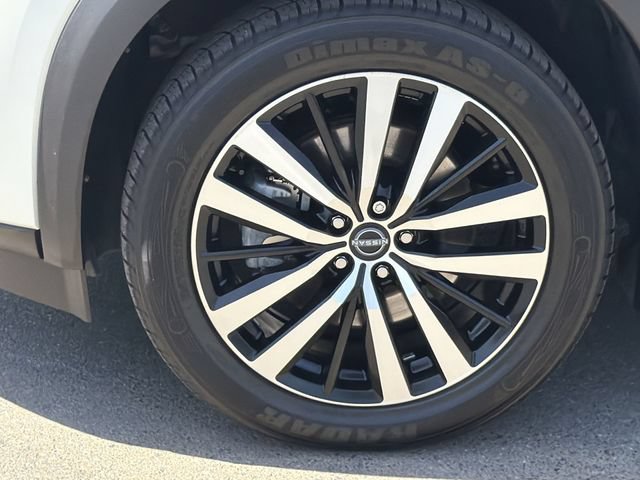 Used 2024 Nissan Pathfinder Platinum w/ Cargo Package AWD/4WD image 17