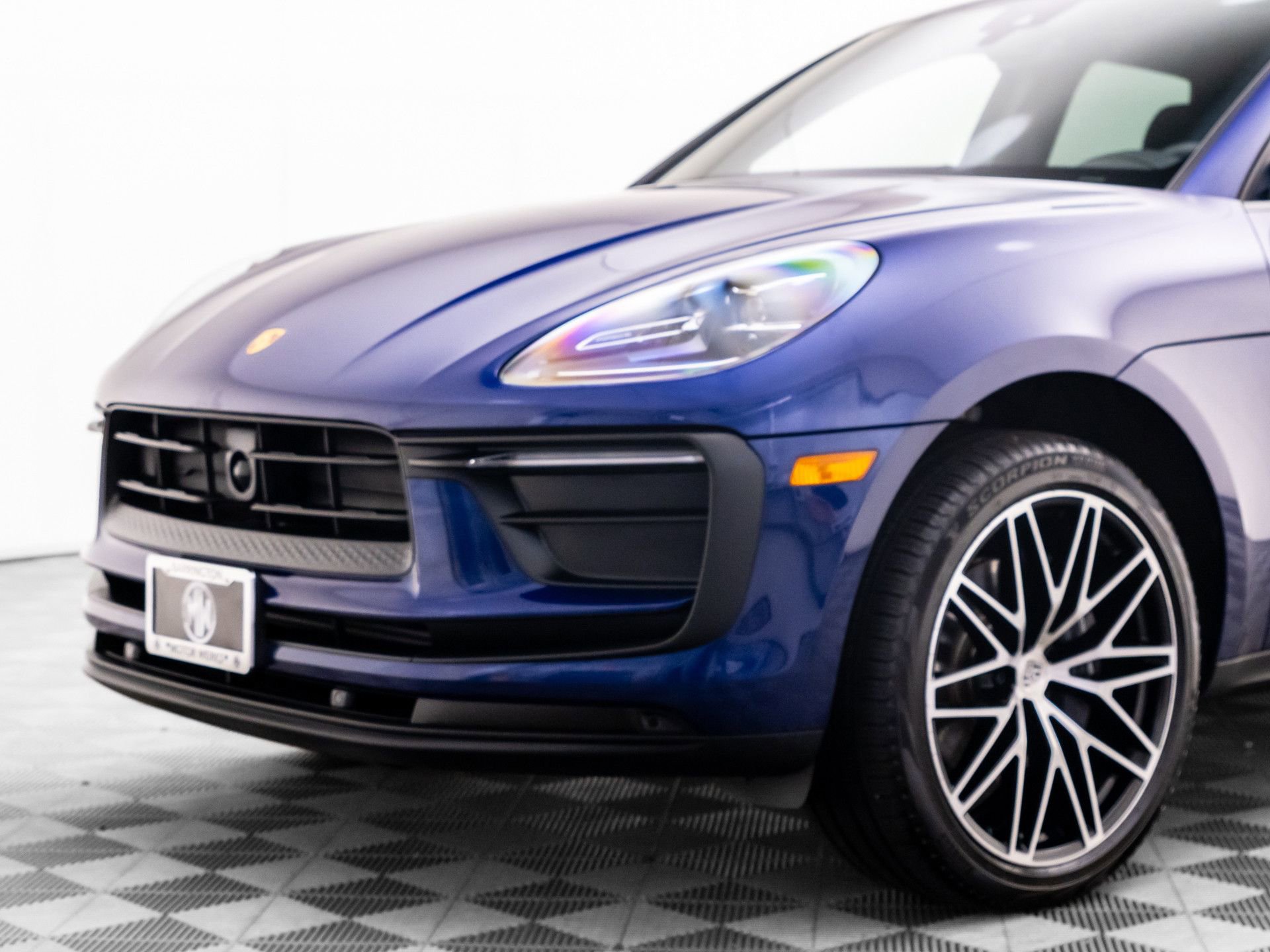 Certified 2026 Porsche Macan AWD/4WD image 39