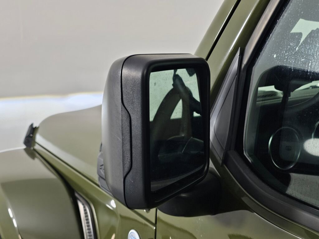 Used 2022 Jeep Wrangler Unlimited Sahara image 11