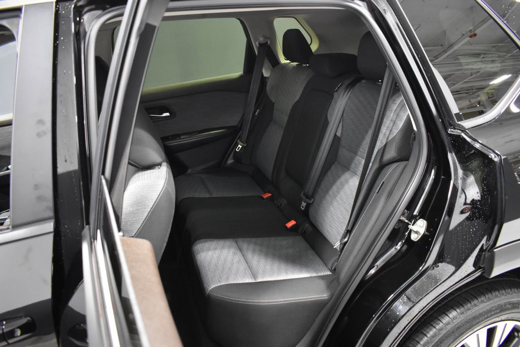 Certified 2023 Nissan Rogue SV image 24