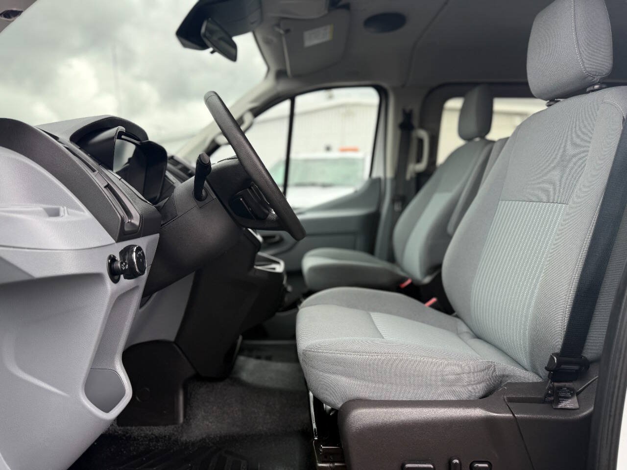 Used 2016 Ford Transit 150 XLT RWD image 19