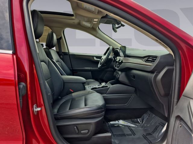 Used 2020 Ford Escape Titanium w/ Titanium Premium Package 2.0 image 17