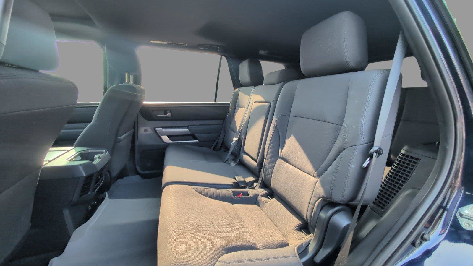 Used 2025 Toyota Sequoia SR5 AWD/4WD image 39