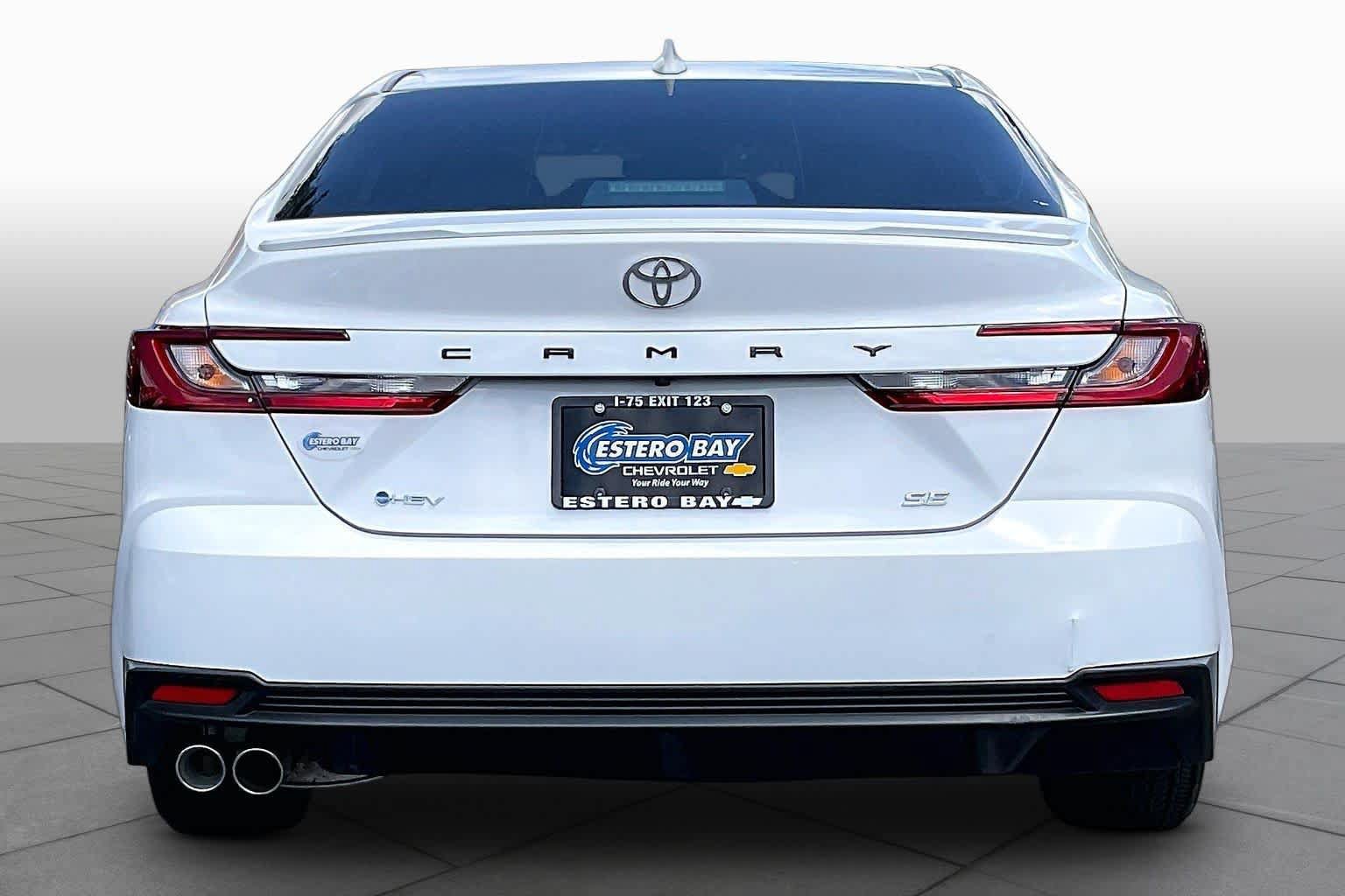 Used 2026 Toyota Camry SE w/ Convenience Package FWD image 5