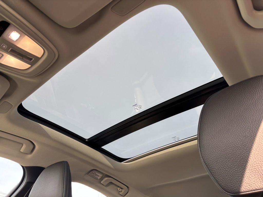 Certified 2025 Volvo S60 B5 Plus image 12