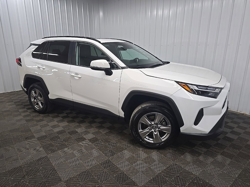 Used 2023 Toyota RAV4 XLE video 1