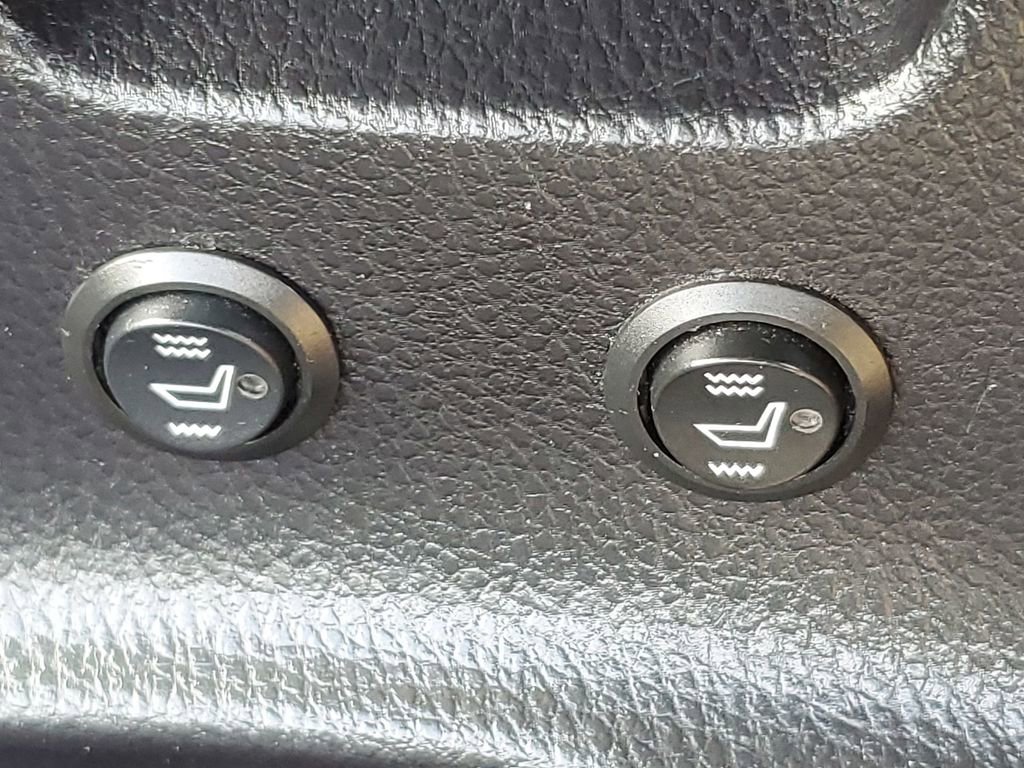 Used 2016 Toyota RAV4 XLE image 32