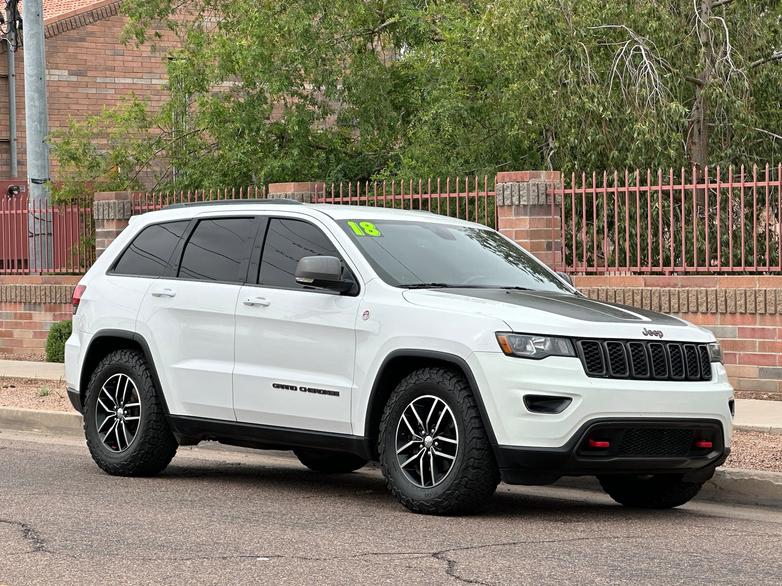 Used 2018 Jeep Grand Cherokee Trailhawk AWD/4WD image 8