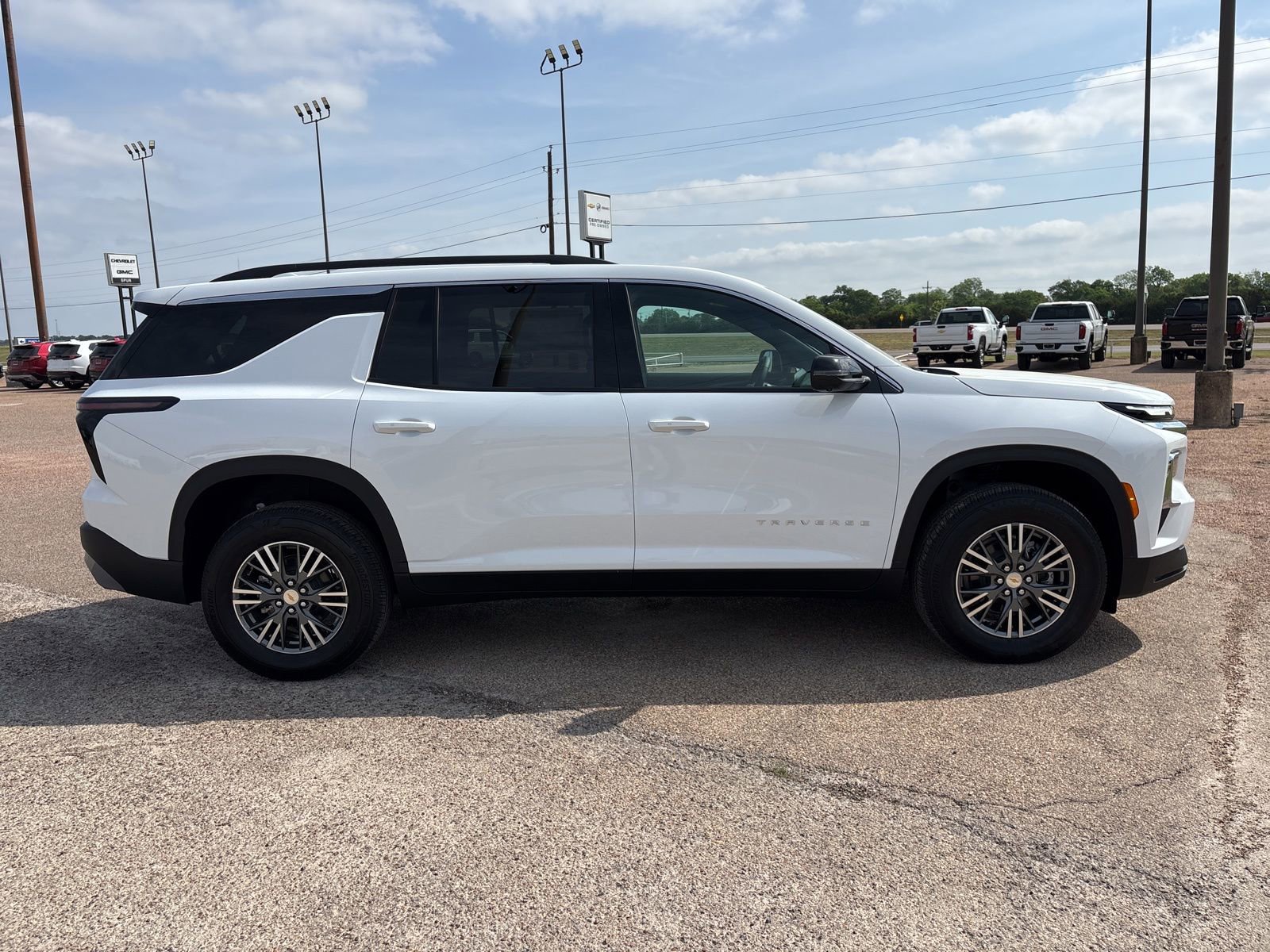 New 2026 Chevrolet Traverse LT image 7
