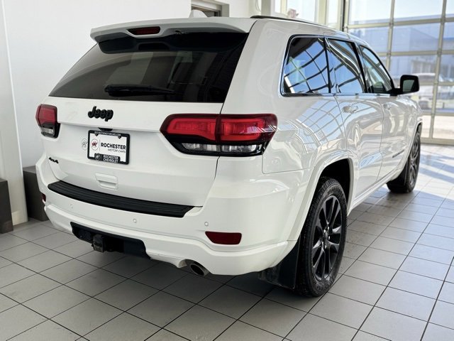 Used 2017 Jeep Grand Cherokee Altitude image 35