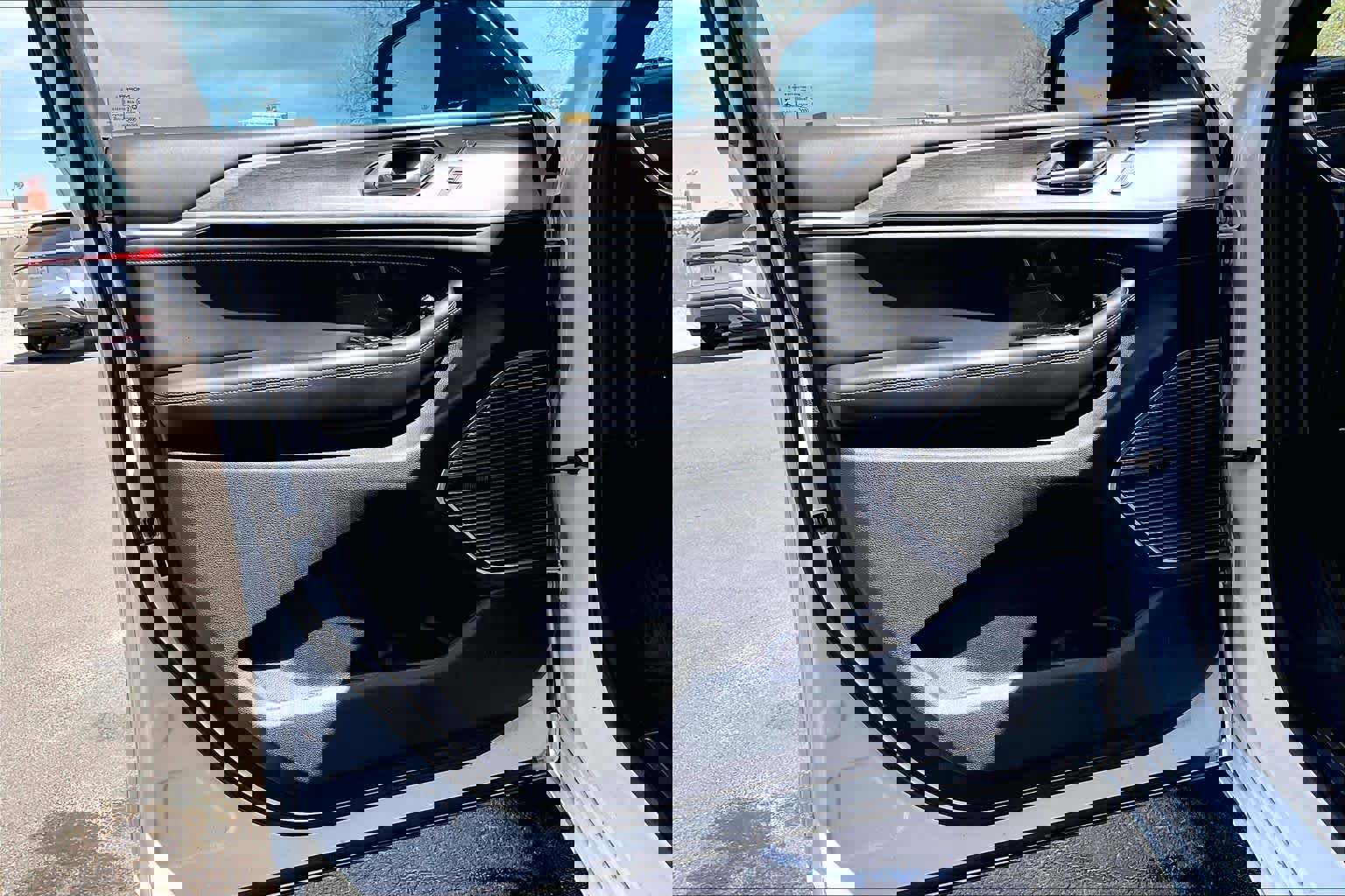 Used 2022 Jeep Grand Cherokee Overland w/ Luxury Tech Group IV image 21