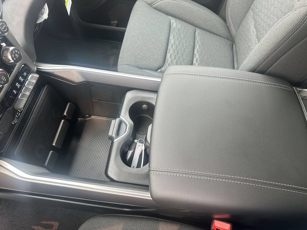 New 2026 RAM 1500 Express AWD/4WD image 27