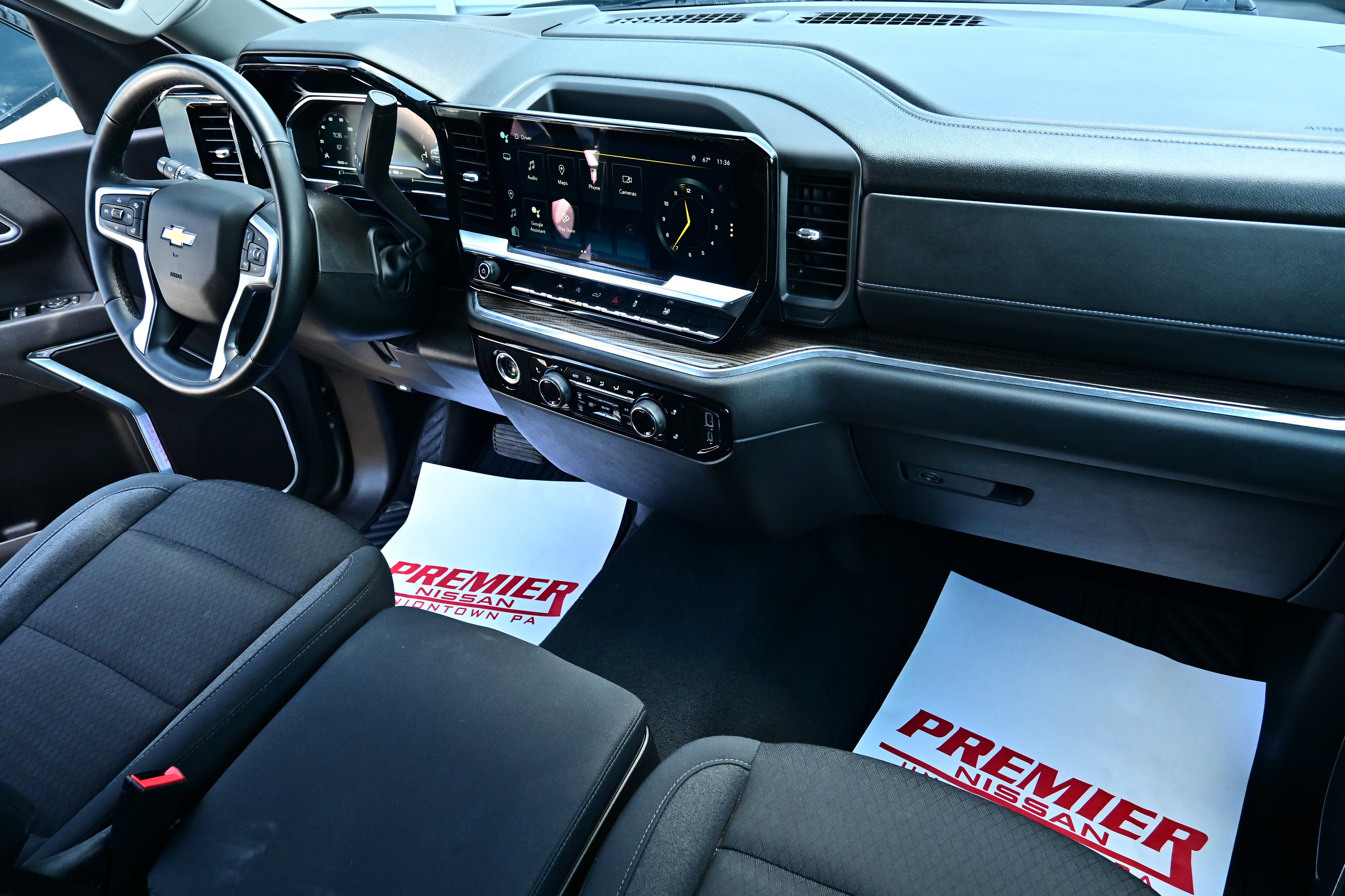 Used 2024 Chevrolet Silverado 1500 LT AWD/4WD image 17