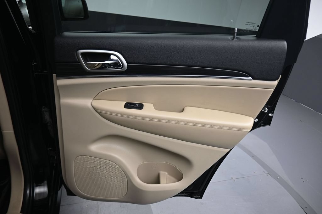 Used 2019 Jeep Grand Cherokee Limited AWD/4WD image 36