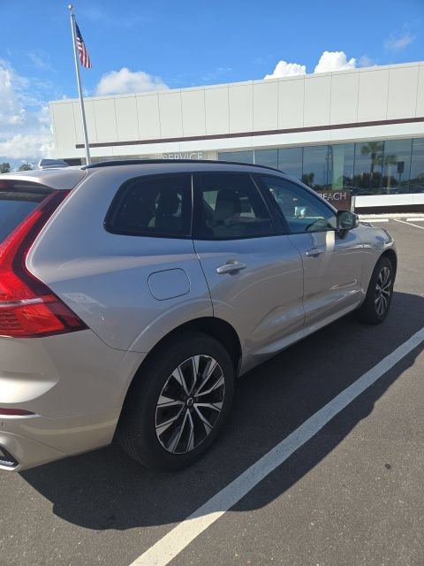 Used 2024 Volvo XC60 B5 Core w/ Climate Package AWD/4WD image 7