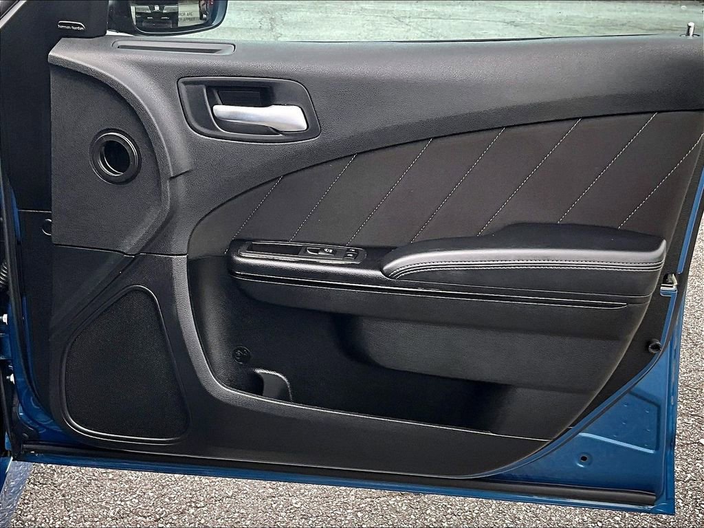 Used 2023 Dodge Charger R/T w/ Harman/Kardon Audio Group image 27