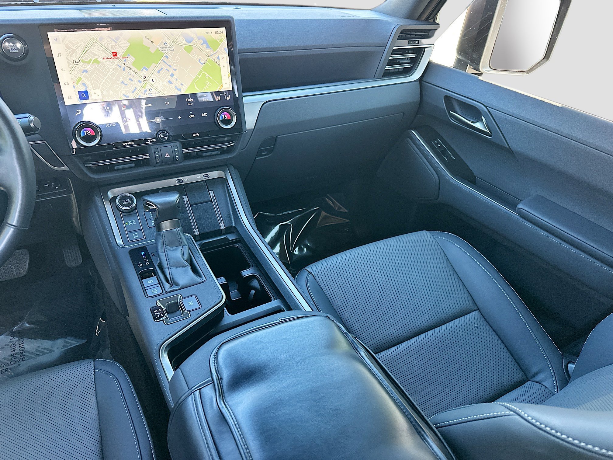 Used 2024 Lexus GX 550 w/ Cold Area Package image 24