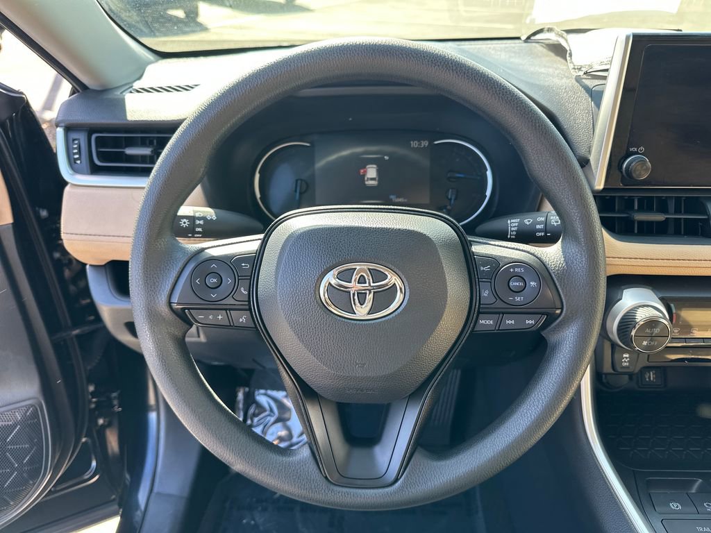 Certified 2025 Toyota RAV4 LE AWD/4WD image 18
