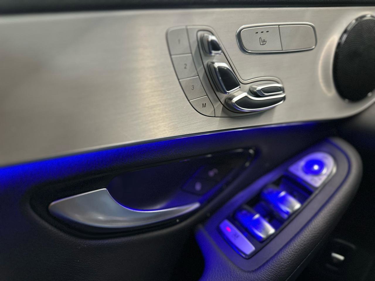 Used 2021 Mercedes-Benz GLC 300 4MATIC w/ Premium Package image 29