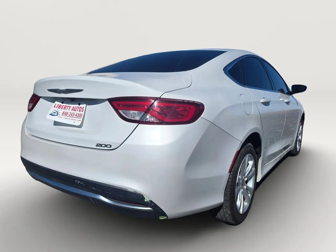 Used 2015 Chrysler 200 Limited image 6