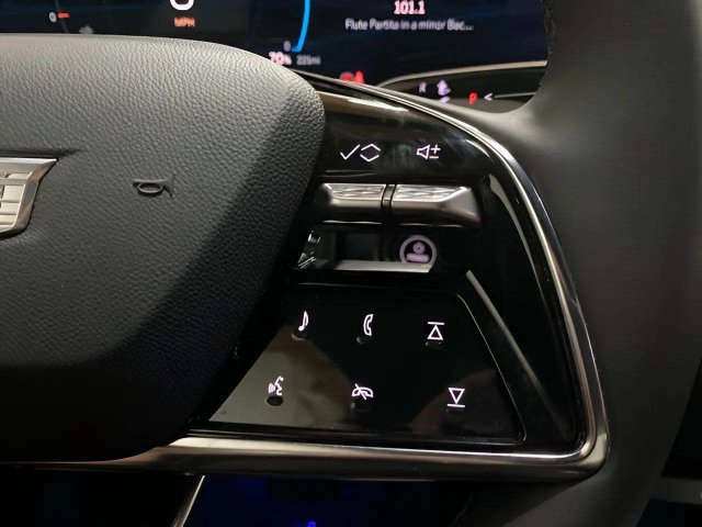 Used 2024 Cadillac Lyriq Sport RWD image 34