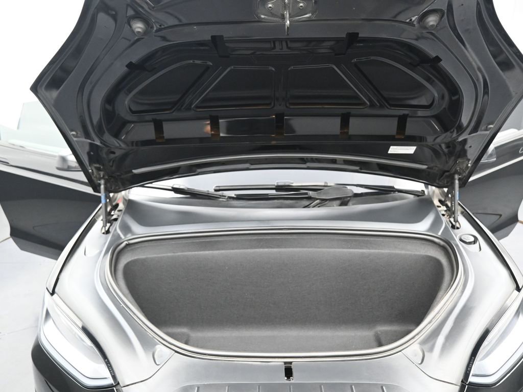 Used 2023 Tesla Model X image 35