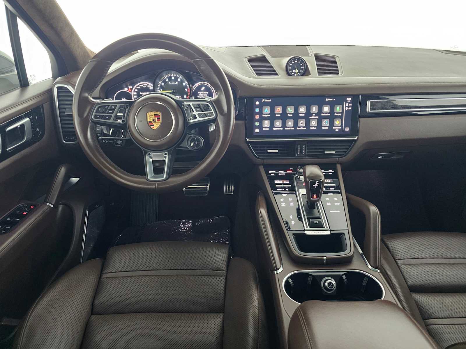 Used 2022 Porsche Cayenne Turbo S w/ Assistance Package image 18