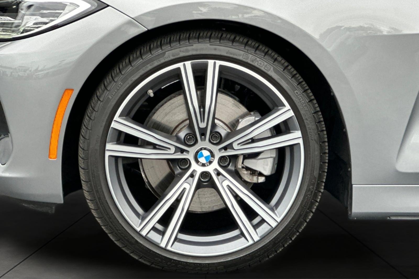 Used 2024 BMW 430i Coupe w/ Convenience Package RWD image 23
