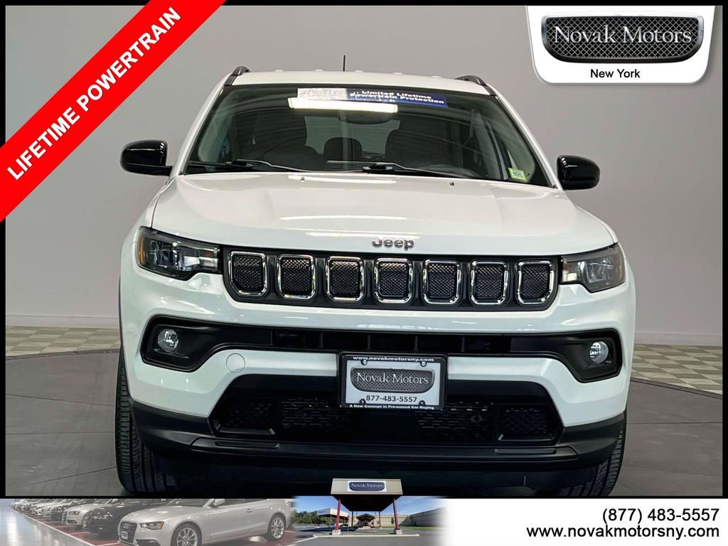 Used 2022 Jeep Compass Latitude image 2