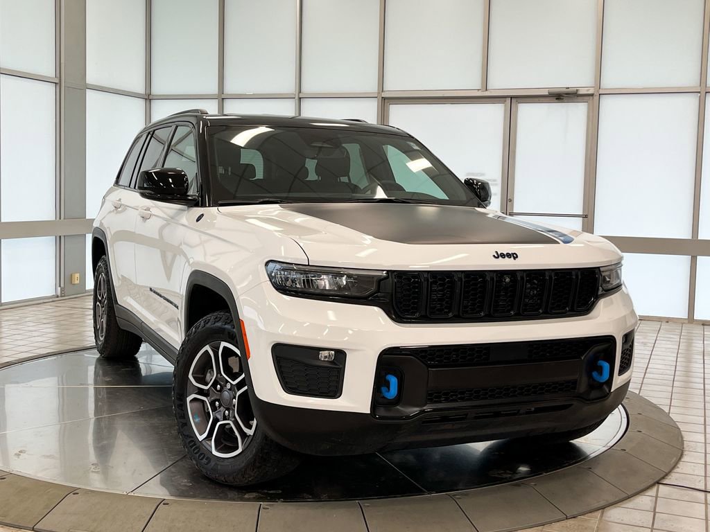 Used 2022 Jeep Grand Cherokee Trailhawk image 4