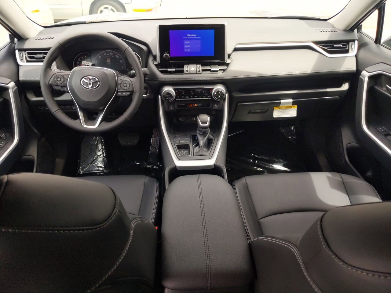 Used 2023 Toyota RAV4 XLE Premium image 17