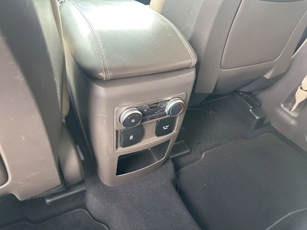 Used 2020 Ford Explorer Platinum w/ Premium Technology Package image 21