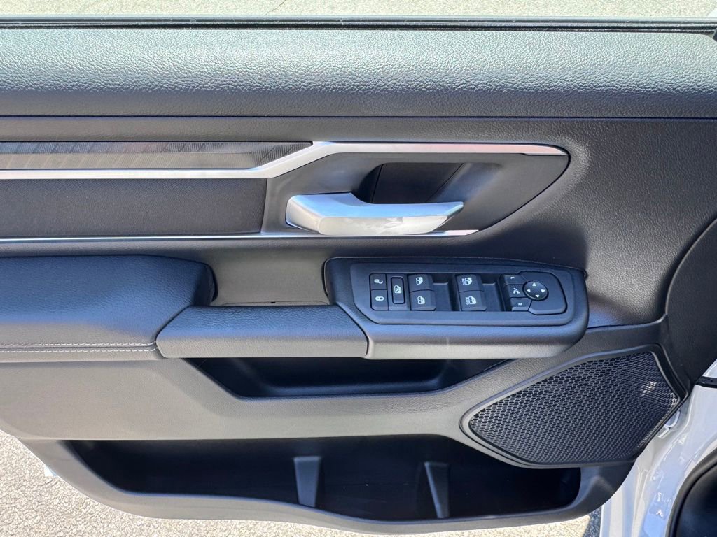 New 2026 RAM 1500 4x4 Crew Cab image 10