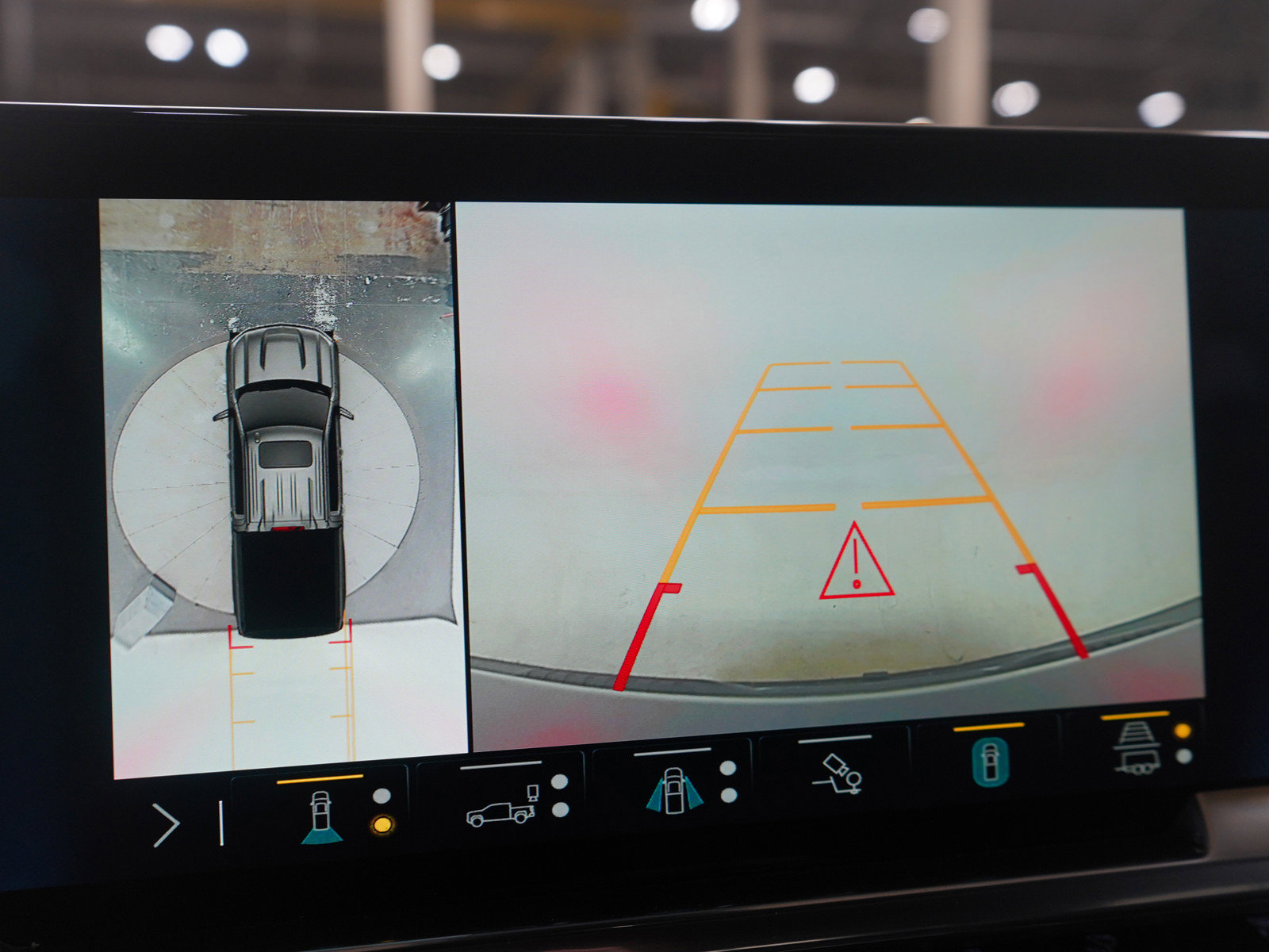 Used 2023 Chevrolet Silverado 1500 High Country w/ Technology Package image 30