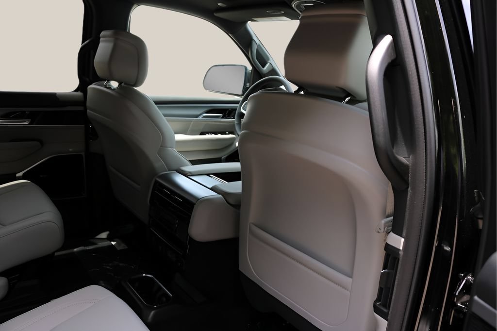New 2026 Jeep Grand Wagoneer Limited AWD/4WD image 19