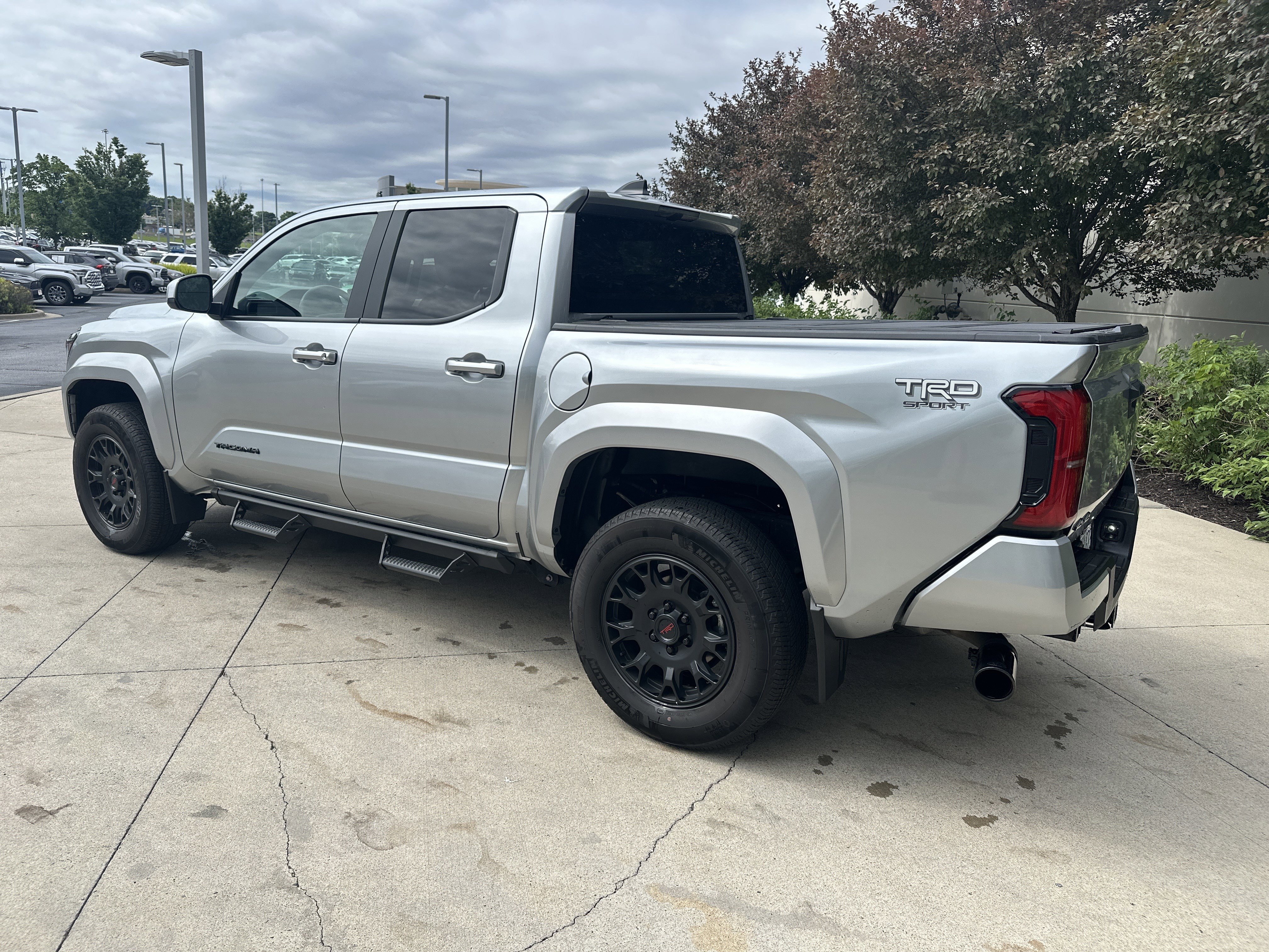 Used 2024 Toyota Tacoma TRD Sport AWD/4WD image 7