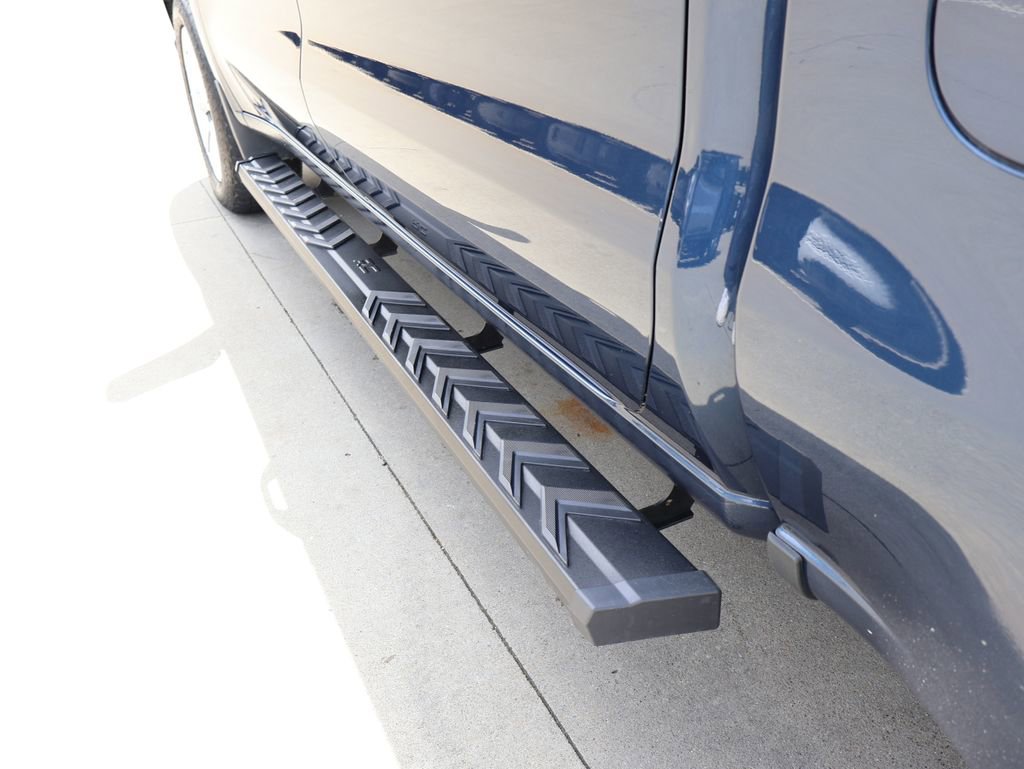 Used 2021 Chevrolet Silverado 1500 Custom AWD/4WD image 10