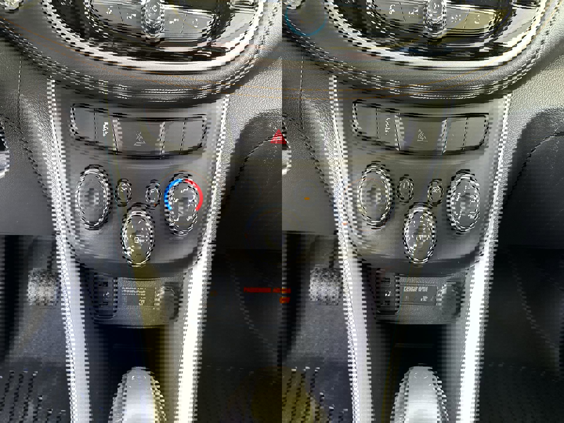 Used 2020 Chevrolet Trax LT w/ LT Convenience Package FWD image 32