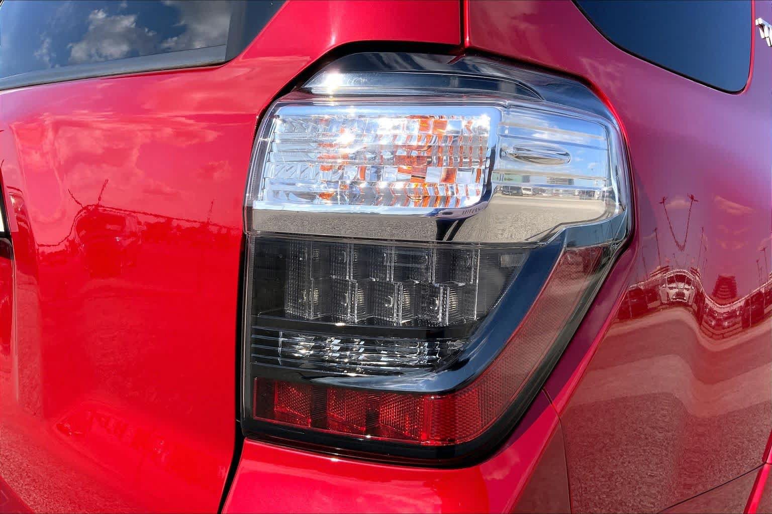 Used 2019 Toyota 4Runner TRD Off-Road Premium AWD/4WD image 10
