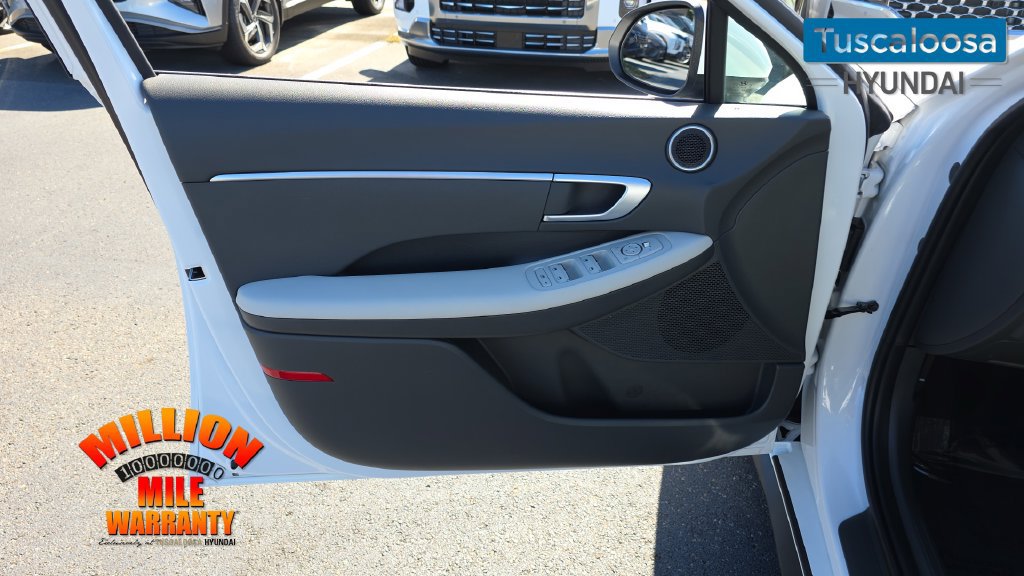 Used 2025 Hyundai Sonata SE FWD image 12