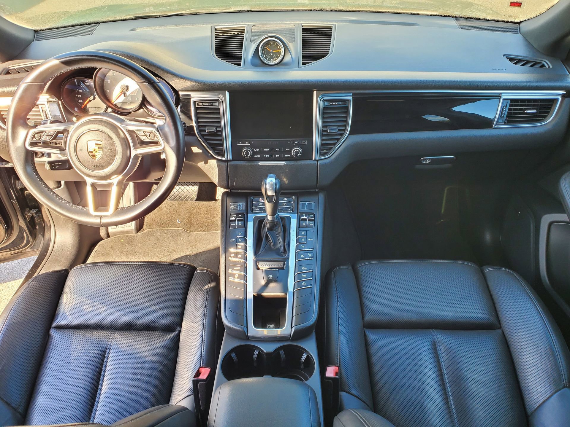 Used 2018 Porsche Macan S image 13